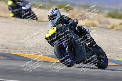 media/Dec-17-2022-SoCal Trackdays (Sat) [[224abd9271]]/Turn 7 Set 2 (1140am)/